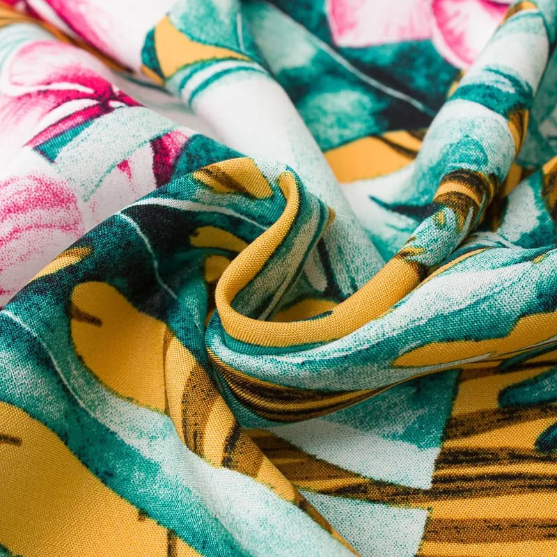 Poplin-Rayon-Flores-Rosas-y-Hojas-Verdes