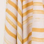 Lino-Antimancha-Mantel-Lineas-Curvas-Mostaza